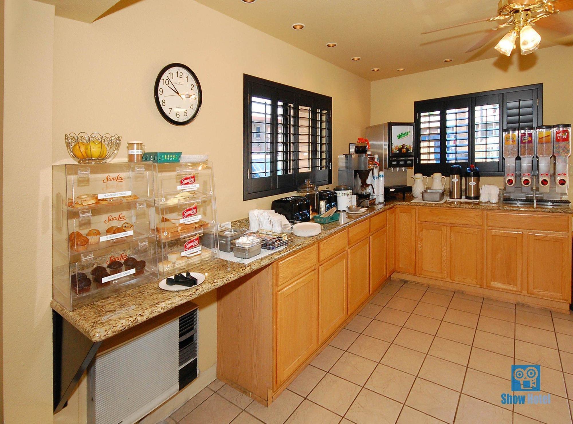 Quality Inn & Suites Phoenix Nw - Sun City Youngtown Екстер'єр фото