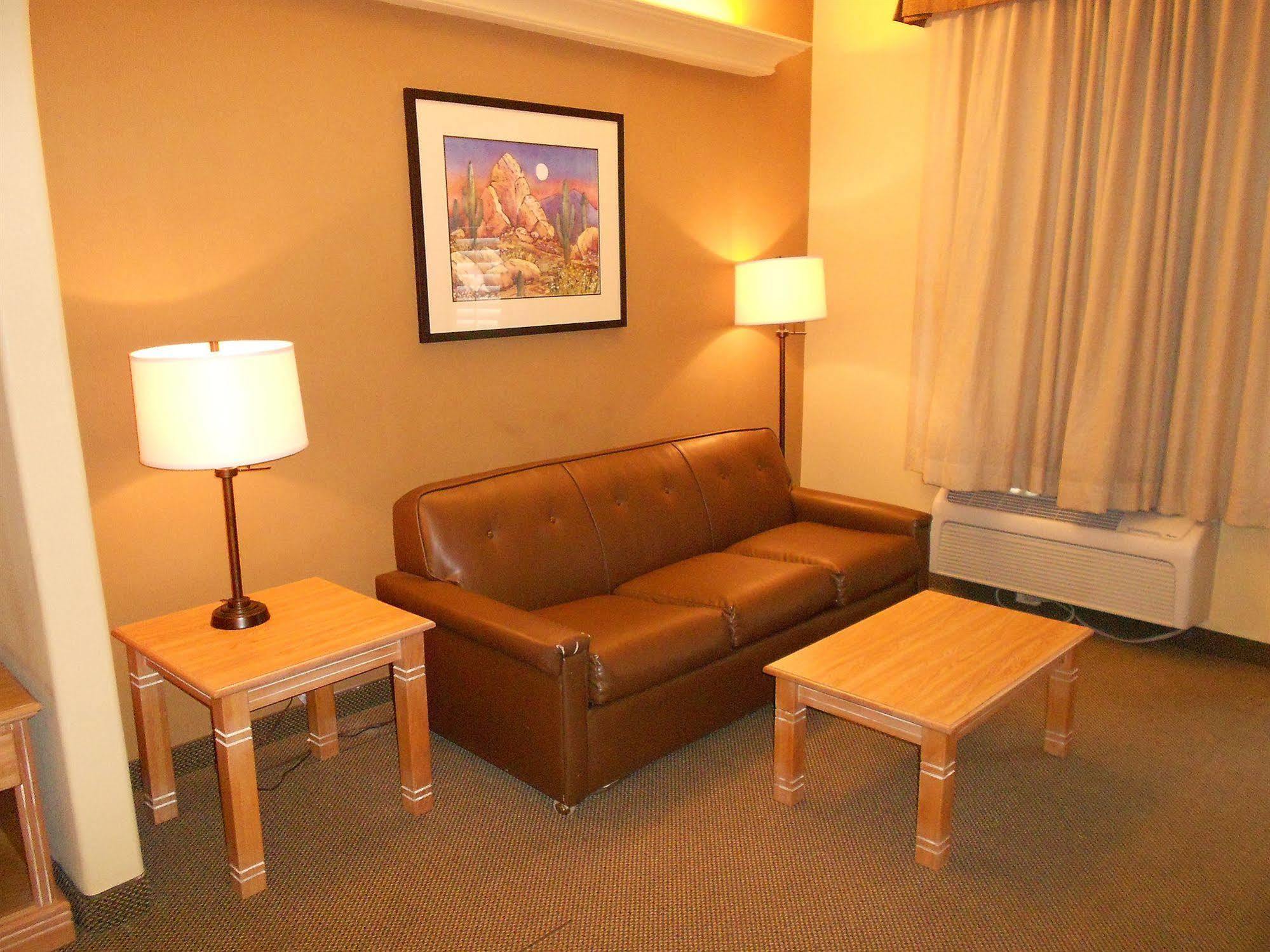 Quality Inn & Suites Phoenix Nw - Sun City Youngtown Екстер'єр фото
