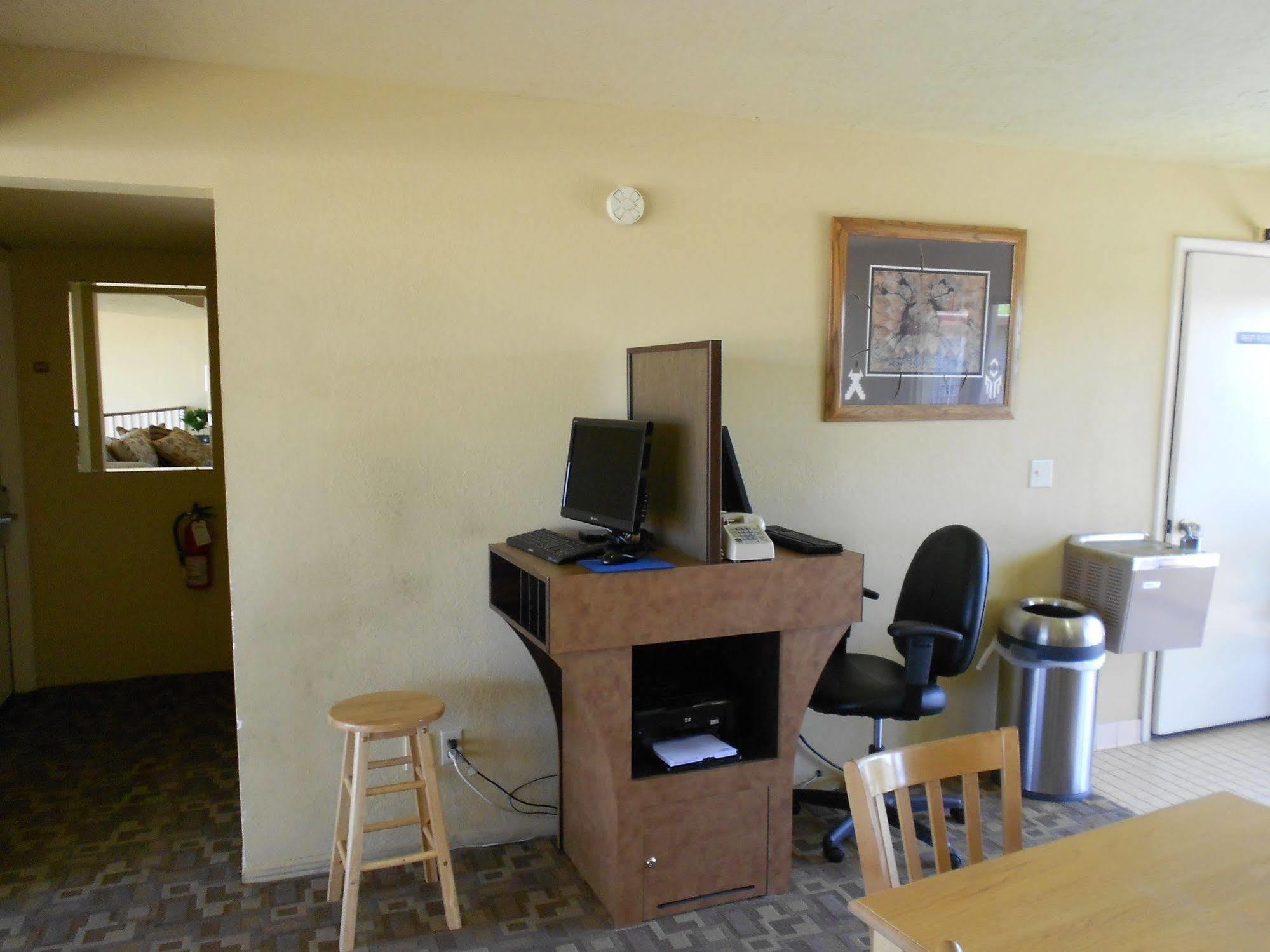 Quality Inn & Suites Phoenix Nw - Sun City Youngtown Екстер'єр фото