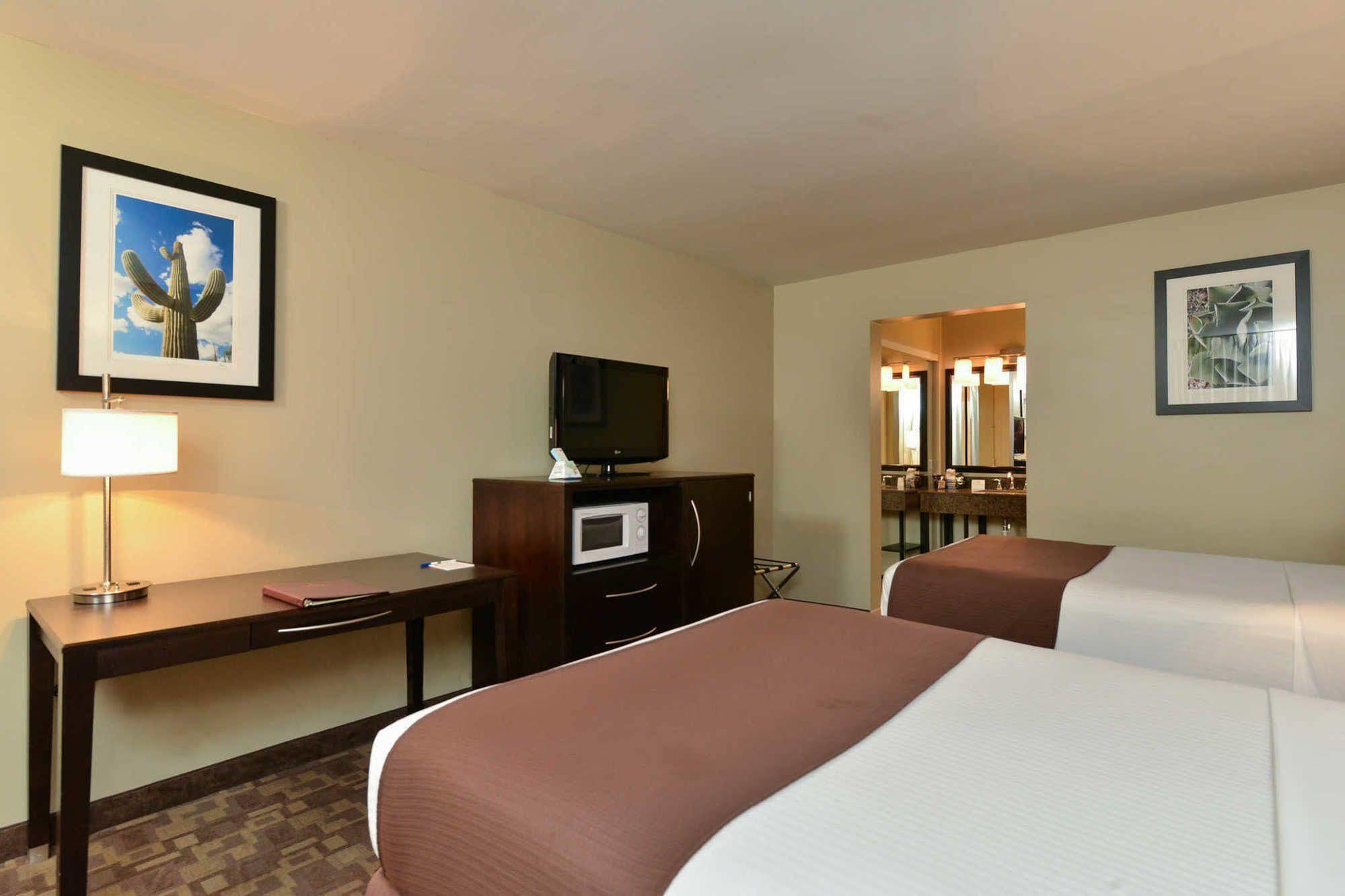 Quality Inn & Suites Phoenix Nw - Sun City Youngtown Екстер'єр фото