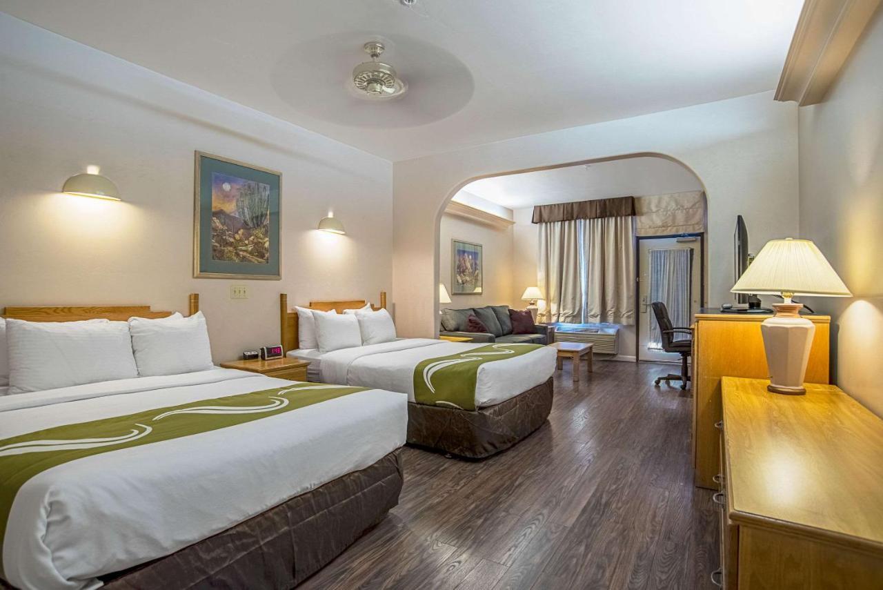 Quality Inn & Suites Phoenix Nw - Sun City Youngtown Екстер'єр фото
