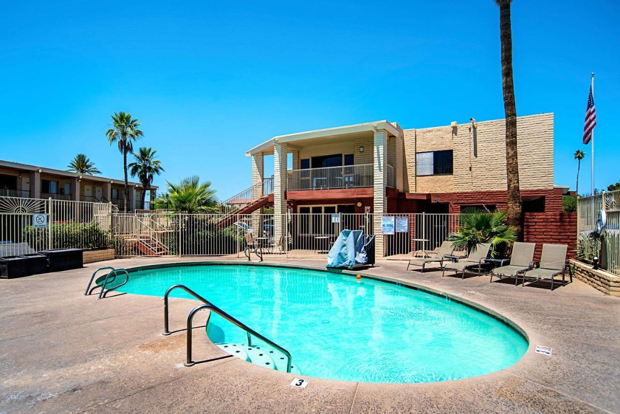 Quality Inn & Suites Phoenix Nw - Sun City Youngtown Екстер'єр фото